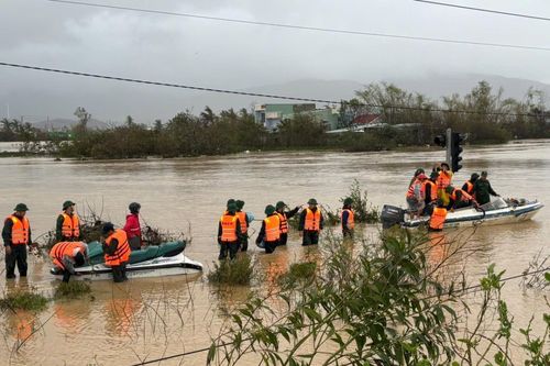 BĐBP Gia Lai dốc sức ứng cứu người dân trong mưa lũ