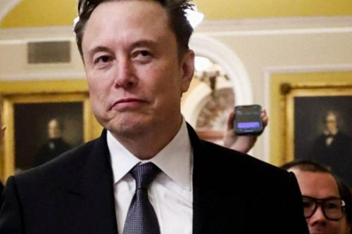 Elon Musk gửi thông điệp gay gắt đến Bill Gates