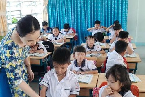 Bộ GD&ĐT lý giải về quy định 'hệ số lương đặc thù' cho nhà giáo