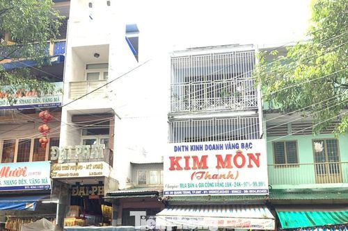 Công an xuất hiện tại tiệm vàng Kim Môn nổi tiếng tại Đắk Lắk