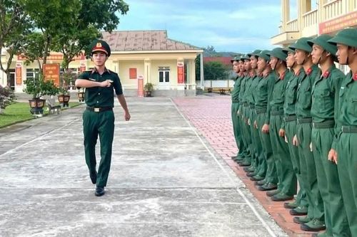 Người thầy đặc biệt của các chiến sĩ