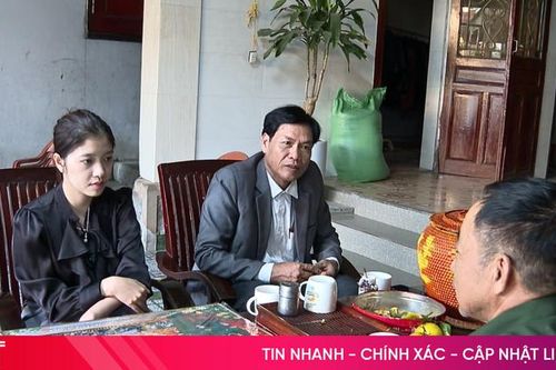 Tranh cãi việc chụp ảnh kỷ niệm cho CCB, tự nguyện hay mời chào quá mức?