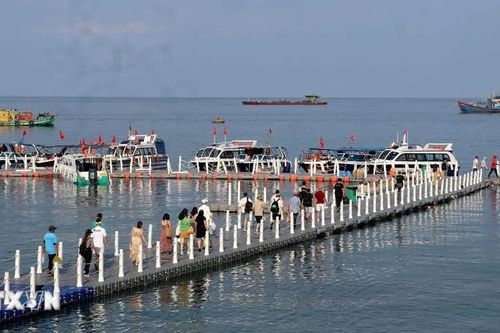 An Giang: Tàu, phà tuyến biển tạm ngừng hoạt động do thời tiết xấu