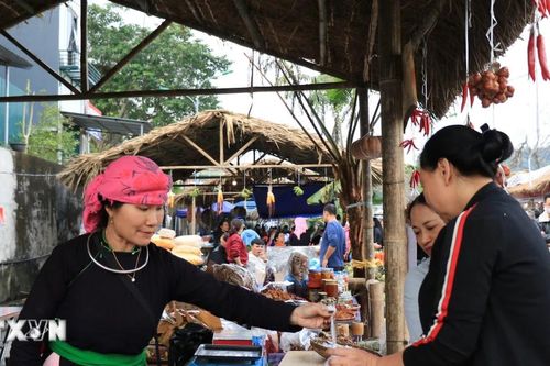 Lào Cai: Đặc sắc không gian tái hiện chợ Cốc Lếu xưa