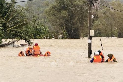 Cục Cảnh sát giao thông điều động nhân lực, phương tiện hỗ trợ cứu hộ, cứu nạn tại Đắk Lắk