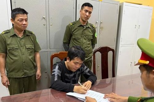 Thấy gì từ vụ học sinh lớp 1 bị giật dây chuyền vàng trong trường học ở Huế?