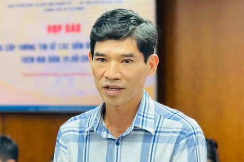TPHCM: Nguy cơ thiếu rau xanh vì lũ và ách tắc giao thông