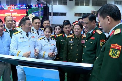 Khai mạc Hội chợ kết nối giao thương Việt - Lào 2025 tại Viêng Chăn