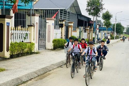'Sáng bừng' con chữ (Bài 1): Lên bờ...