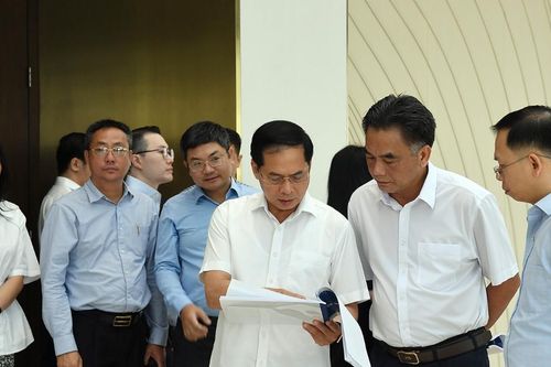 Phó Thủ tướng Bùi Thanh Sơn kiểm tra địa điểm tổ chức Diễn đàn Kinh tế mùa Thu 2025