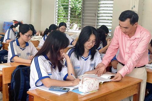 Thầm lặng đưa những 'chuyến đò' tri thức