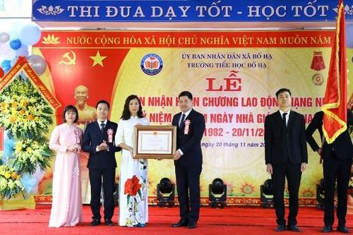 Bí thư Tỉnh ủy Nguyễn Hồng Thái dự lễ kỷ niệm Ngày Nhà giáo Việt Nam tại Trường Tiểu học Bố Hạ