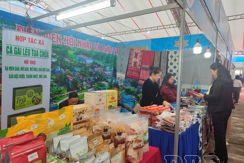 Điện Biên tham gia 2 gian hàng tại Hội chợ thương mại quốc tế Việt - Trung