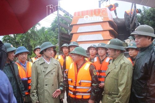 Lữ đoàn Công binh 293 nỗ lực giúp dân vùng lũ