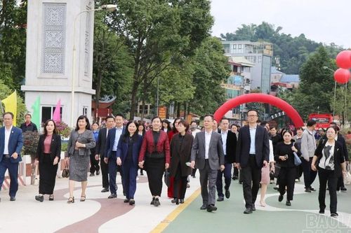 Đoàn đại biểu châu Hồng Hà kết thúc tốt đẹp chuyến thăm, công tác tại tỉnh Lào Cai