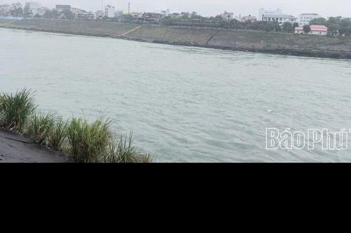 14 giờ hôm nay 20/11, Thủy điện Hòa Bình mở 1 cửa xả đáy