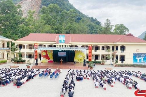 Điểm sáng trong khối trường THPT