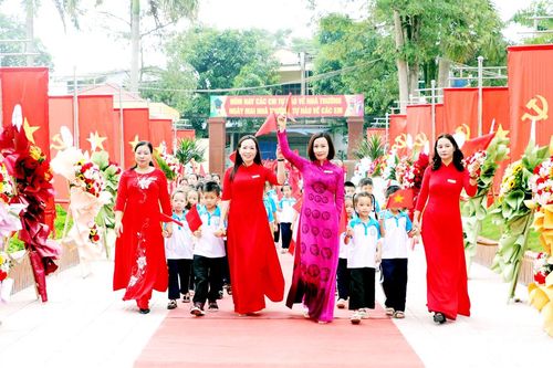 Ươm mầm tri thức, thắp sáng tương lai