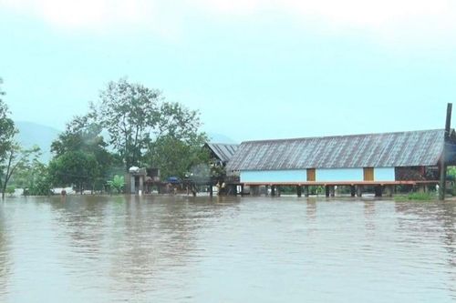 Lũ trên sông Ba vượt mốc lịch sử, hơn 43.000 nhà dân bị ngập