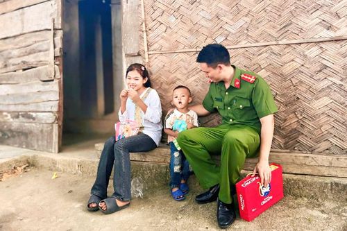 Trưởng Công an xã ở Hà Tĩnh được Bộ Công an vinh danh