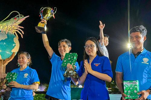 Hấp dẫn cuộc thi 'Trói cua nhanh nhất', bất ngờ ở giải 'Càng cua to nhất'