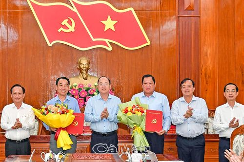 Công bố các quyết định về công tác cán bộ của Tỉnh ủy