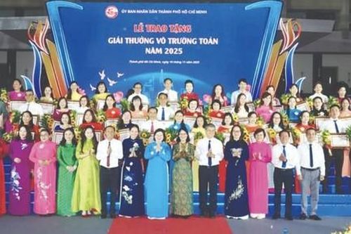 TPHCM: Tôn vinh 50 nhà giáo tiêu biểu và trao Giải thưởng Võ Trường Toản năm 2025