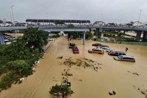 Lũ trên sông Cái Phan Rang đạt đỉnh, nhiều nơi ở Khánh Hòa chìm trong biển nước