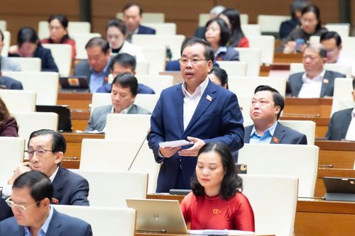 Quốc hội tiếp tục thảo luận một số luật, nghị quyết về giáo dục