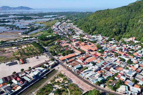 Long Sơn đổi thay mạnh mẽ, từ 'làng biển ngủ quên' thành cực tăng trưởng mới