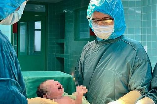 Để những người phụ nữ mang 'H' thực hiện thiên chức làm mẹ