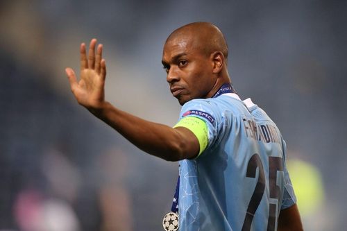 Fernandinho giải nghệ