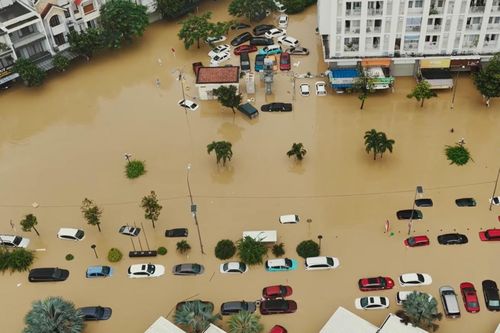 Lũ lịch sử 'nhấn chìm' Khánh Hòa, Đắk Lắk: Thiệt hại nặng nề