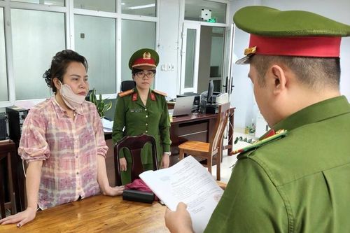 Khởi tố, bắt tạm giam 'bà đồng' lợi dụng tâm linh để lừa đảo
