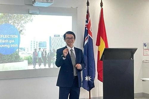 Xây dựng nguyên tắc để khuyến khích sử dụng và kiểm soát rủi ro từ AI trong trường đại học