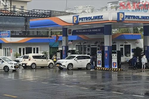 Các cửa hàng xăng dầu ở Đà Lạt đã thông thoáng trở lại