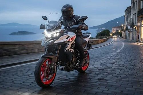 Benelli TRK 902 Stradale 'giá mềm' có gì thách thức Ducati Multistrada?