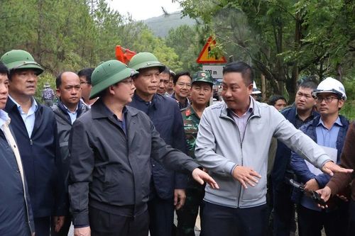 Phó Thủ tướng Hồ Quốc Dũng kiểm tra sạt lở đèo Prenn, đèo Mimosa