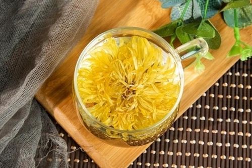 Buổi tối uống 3 loại trà này để cải thiện chất lượng giấc ngủ, gián tiếp hỗ trợ giảm mỡ bụng