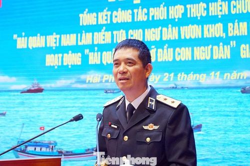 Bộ đội hải quân nhận đỡ đầu 164 con ngư dân mồ côi, khó khăn
