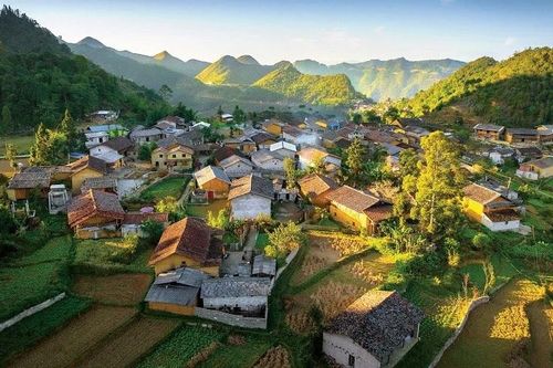Kiểm tra nạn 'ôm' phòng, 'thổi giá' tại làng du lịch Lô Lô Chải