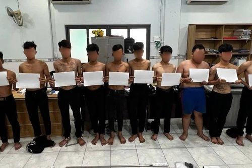 Hai nhóm thiếu niên mang hung khí tự chế đi giải quyết mâu thuẫn