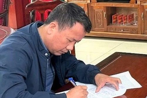 Bắt chuyên viên nhận hối lộ khi làm 'sổ đỏ'