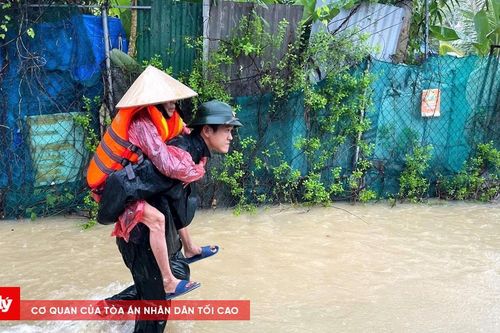 Bộ Quốc phòng: Bằng mọi biện pháp tiếp cận ngay các khu dân cư bị ngập sâu