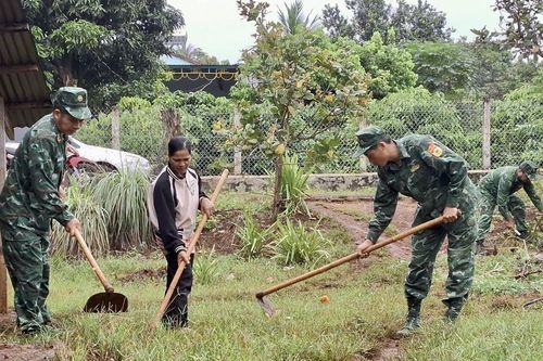 Điểm sáng từ mô hình 'Mỗi tuần giúp một hộ nghèo khu vực biên giới'