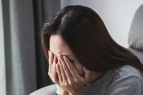 'Trót dại' với chồng cũ sau 1 đêm say, người phụ nữ lâm vào ngõ cụt