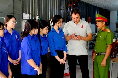 Bình dân học vụ số: Hành trang tri thức cho chuyển đổi số quốc gia
