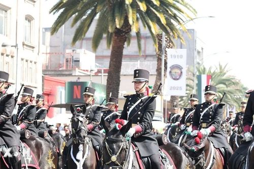 Tưng bừng lễ diễu hành kỷ niệm 115 năm Cách mạng Mexico