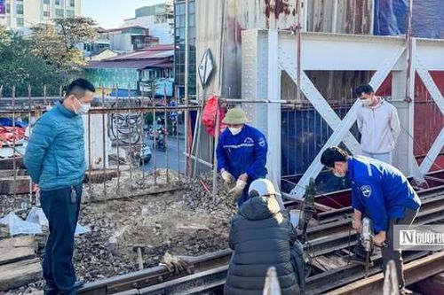 Hà Nội: Cận cảnh tu sửa cầu Trần Nhật Duật