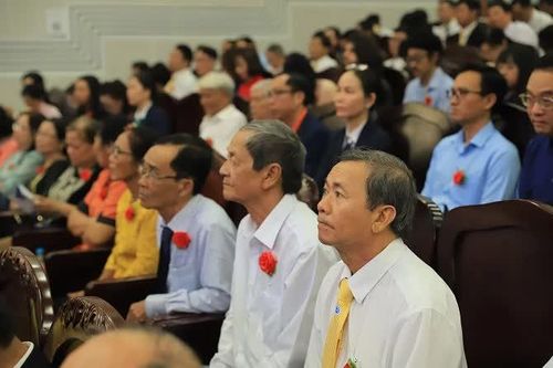 Trường Đại học Trà Vinh trao hơn 1 tỷ đồng học bổng cho sinh viên